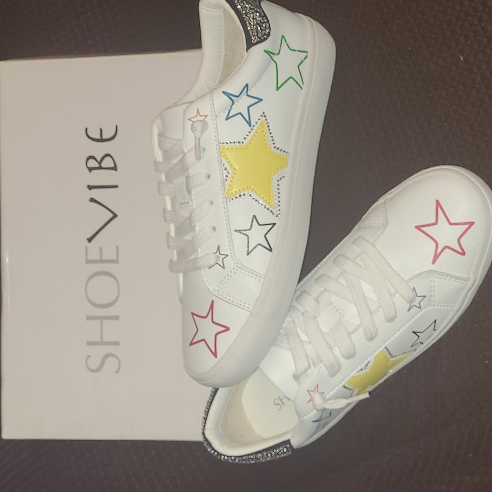 New Shoe Vibe Stars sneakers sizes 8,8.5 and 9